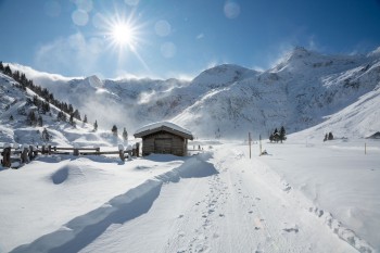 Winterwandern in traumhafter Schneelandschaft in Sportgastein.