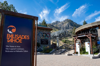 Das Skigebiet wurde im Herbst 2021 umbenannt in Palisades Tahoe.