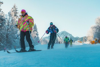 Je bunter, desto besser: Am Retro-Skitag können alle Looks aus den Kellern geholt werden.