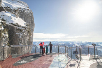 Die Aussichtsplattform auf der Steinplatte in Waidring ist auch im Winter wunderschöne.