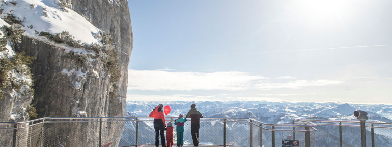 Die Aussichtsplattform auf der Steinplatte in Waidring ist auch im Winter wunderschöne.