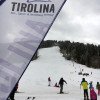 Ein Schlepplift bringt Wintersportler in Tirolina zu den Pisten.