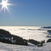 Traumhaft ist die Panoramaabfahrt mit Blick über das Nebelmeer.