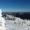 Ausblick vom Skigebiet Unterberg in die Wiener Alpen mit Schneeberg, Rax, Ötscher, Gippel und Göller.