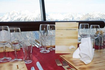Kulinarik im Panoramarestaurant der Vene Gipfelhütte
