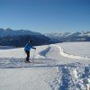 Schneeschuhtrail "Panoramaweg" mit herrlicher Aussicht aufs imposante Rhonetal. ©heidadorf.ch