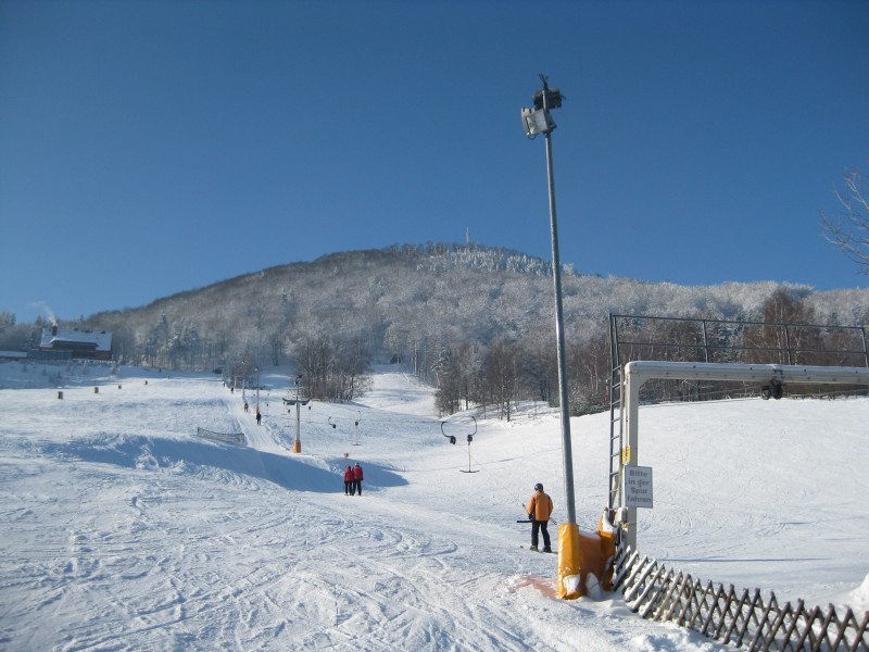 Wintersportler haben im Skigebiet Lausche die Wahl zwischen drei Liften
