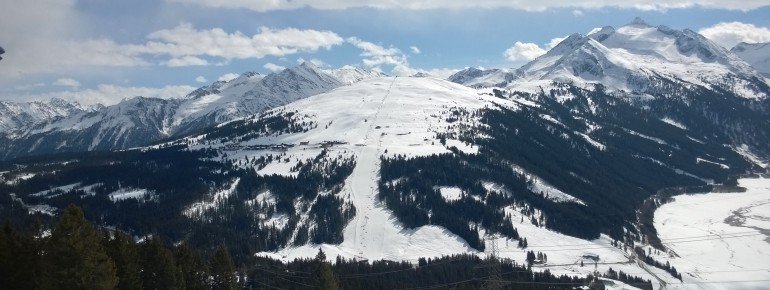 Blick auf das Teilgebiet Hochkrimml-Gerlosplatte: Hier finden sich einige schöne blaue Pisten!