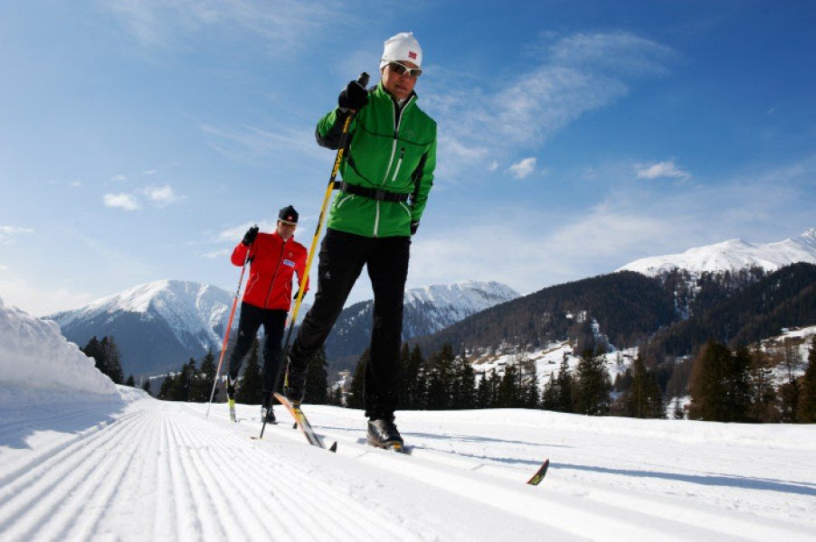 Über 100 Loipenkilometer können Langläufer in der Graubündner Region erkunden.