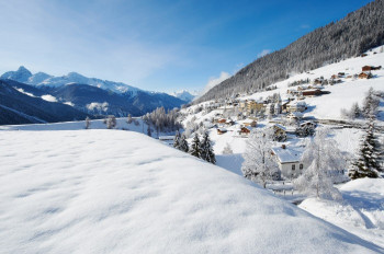 Die malerische Landschaft rund um Davos und Klosters kann man gut auf Langlaufskiern erkunden.