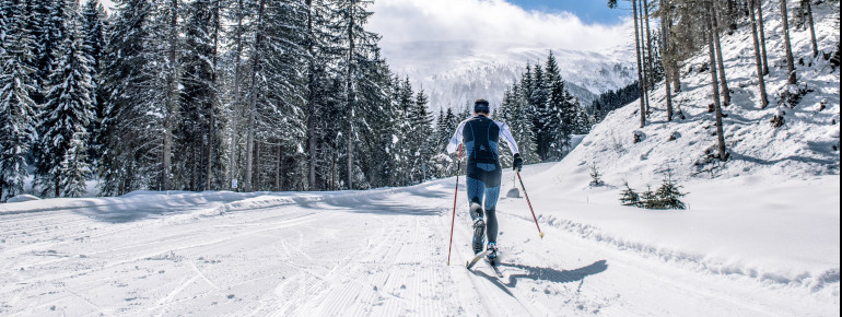 The intermediate Angertalloipe is especially suited to more experienced cross-country skiers.