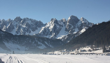 Auf den Loipen erhält man einen herrlichen Blick auf den Gosaukamm Gebirgsstock.