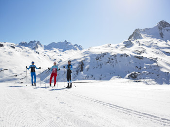 Schneesichere Loipen erwarten dich auf der Bielerhöhe.