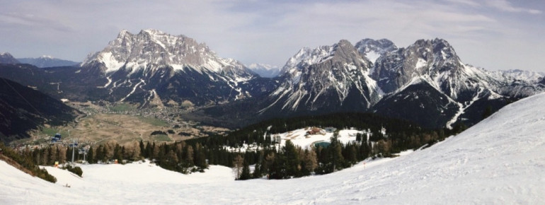 Blick vom Grubigstein in Lermoos auf die Zugspitze