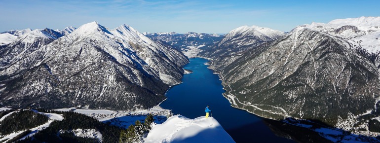 Skitour auf den Bärenkopf - traumhafter Blick zum Achensee