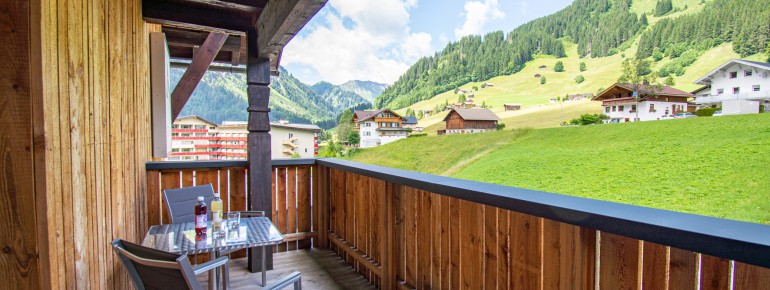 Blick vom Balkon eines Gästezimmers