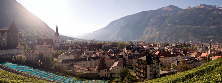 Sommerpanorama Chur - Die Alpenstadt