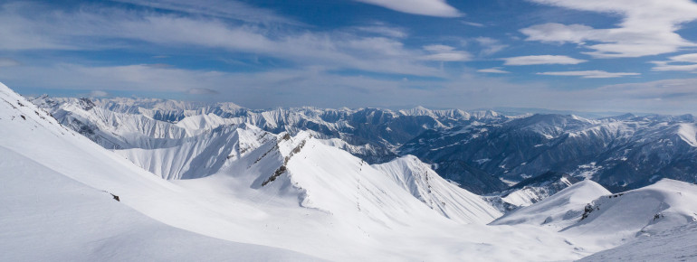 At the Caucasus, great slopes as well as amazing panoramas are waiting for you.