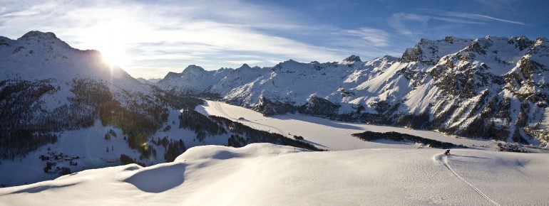 Skifahren vor beeindruckender Kulisse in Engadin St. Moritz